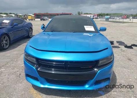 2015 Dodge Charger Sxt z USA, uszkodzony, nr VIN 2C3CDXHG3FH827754